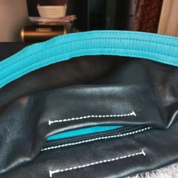 United Colors of Benetton | VINTAGE Pure 80's Slouchy Faux Leather Shoulder Bag - Picture 8 of 17